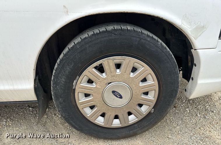 image for item DU9036 2006 Ford Crown Victoria Police Interceptor 