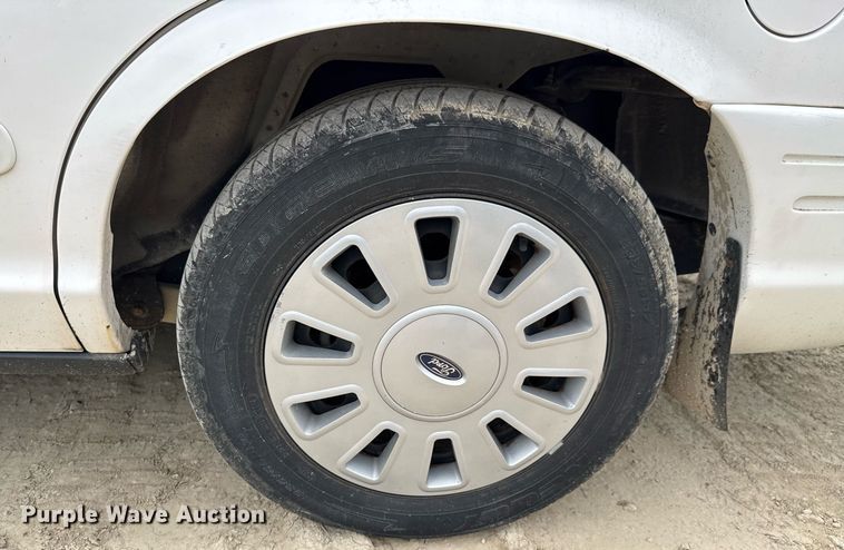 image for item DU9036 2006 Ford Crown Victoria Police Interceptor 