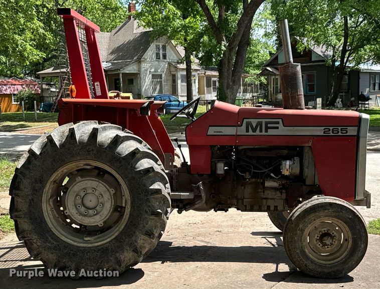 image for item DU9059 1975 Massey Ferguson 265 tractor