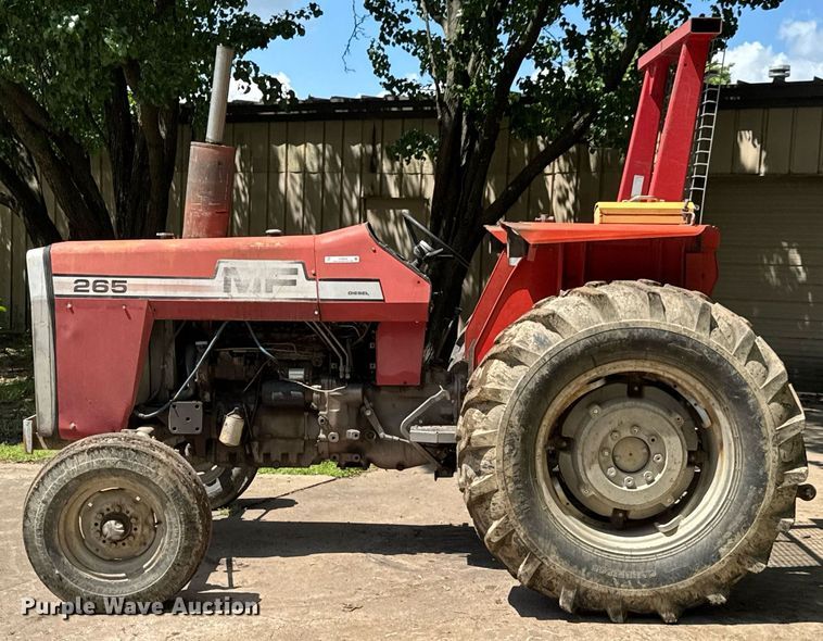 image for item DU9059 1975 Massey Ferguson 265 tractor