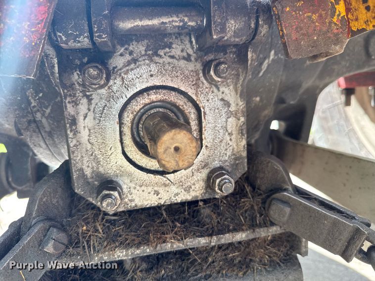 image for item DU9059 1975 Massey Ferguson 265 tractor