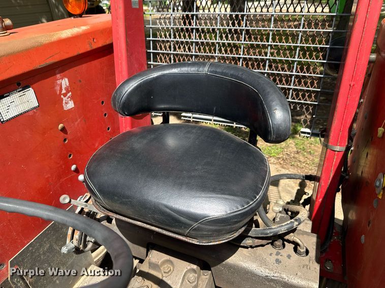 image for item DU9059 1975 Massey Ferguson 265 tractor