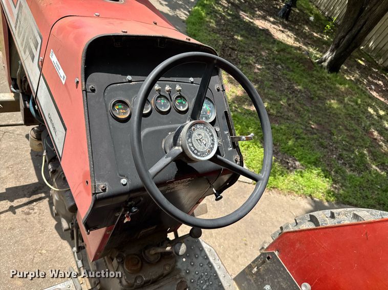 image for item DU9059 1975 Massey Ferguson 265 tractor