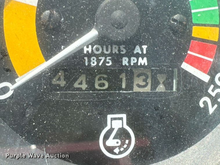 image for item DU9059 1975 Massey Ferguson 265 tractor