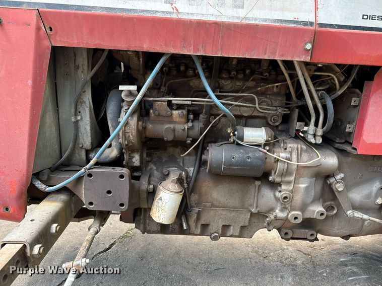 image for item DU9059 1975 Massey Ferguson 265 tractor