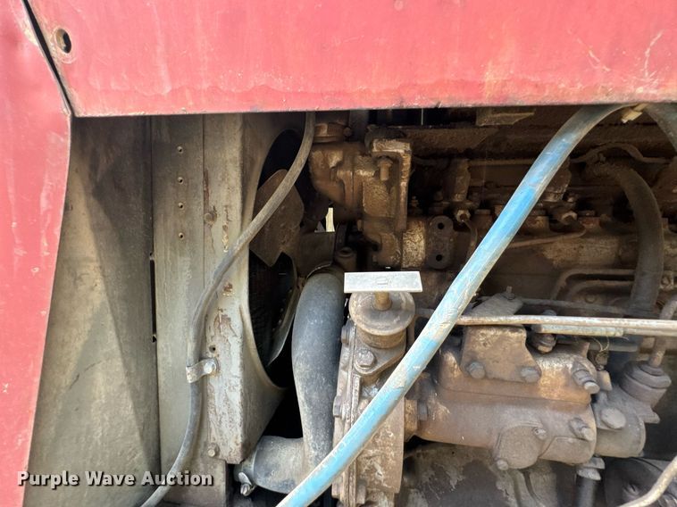 image for item DU9059 1975 Massey Ferguson 265 tractor