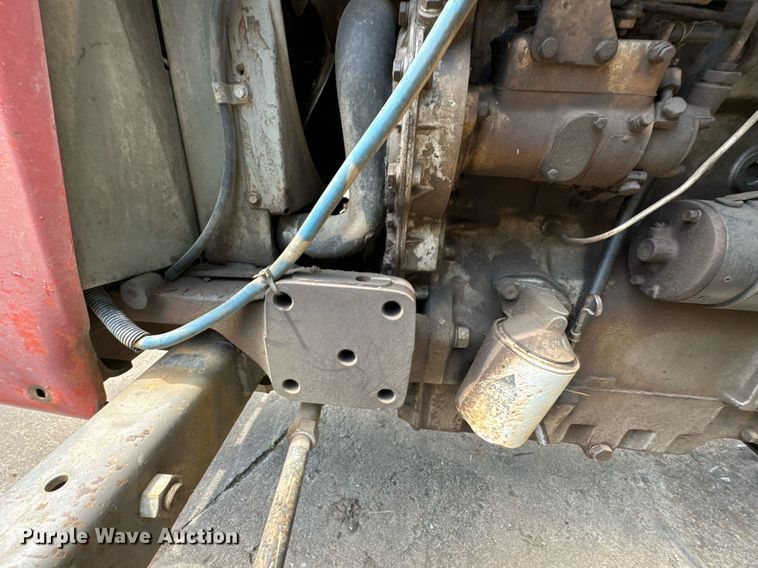 image for item DU9059 1975 Massey Ferguson 265 tractor