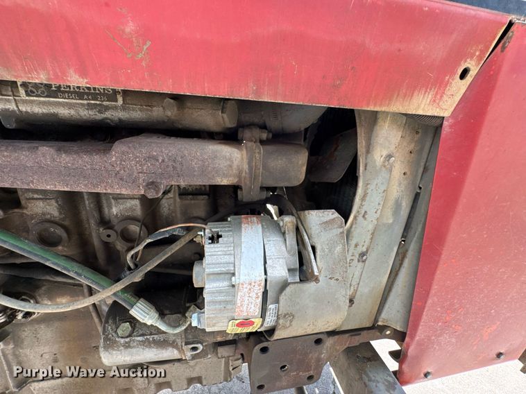 image for item DU9059 1975 Massey Ferguson 265 tractor