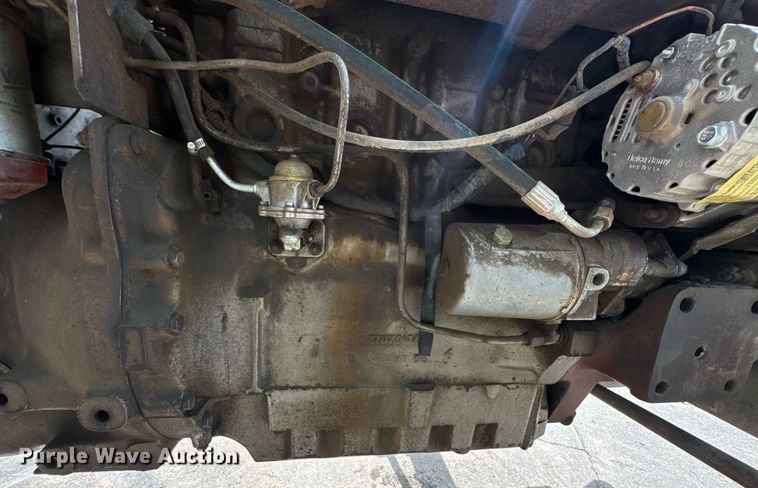 image for item DU9059 1975 Massey Ferguson 265 tractor