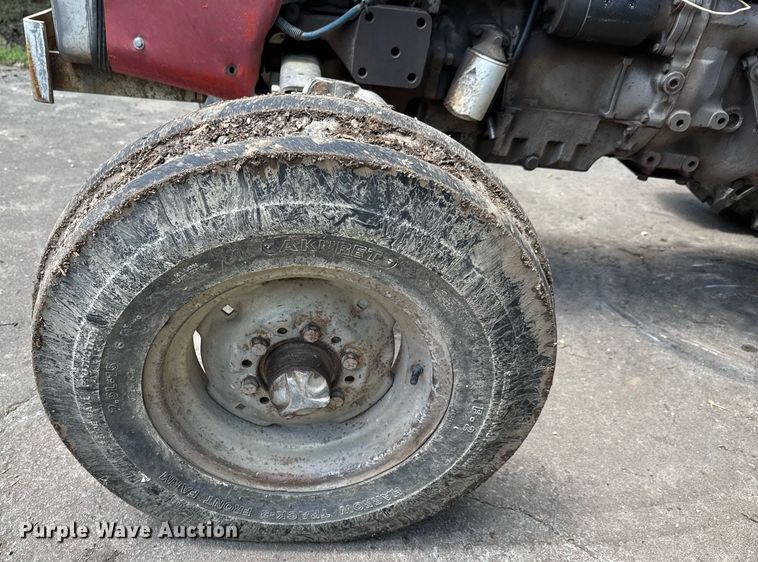 image for item DU9059 1975 Massey Ferguson 265 tractor