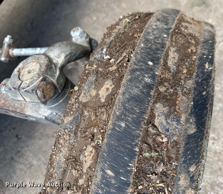 image for item DU9059 1975 Massey Ferguson 265 tractor