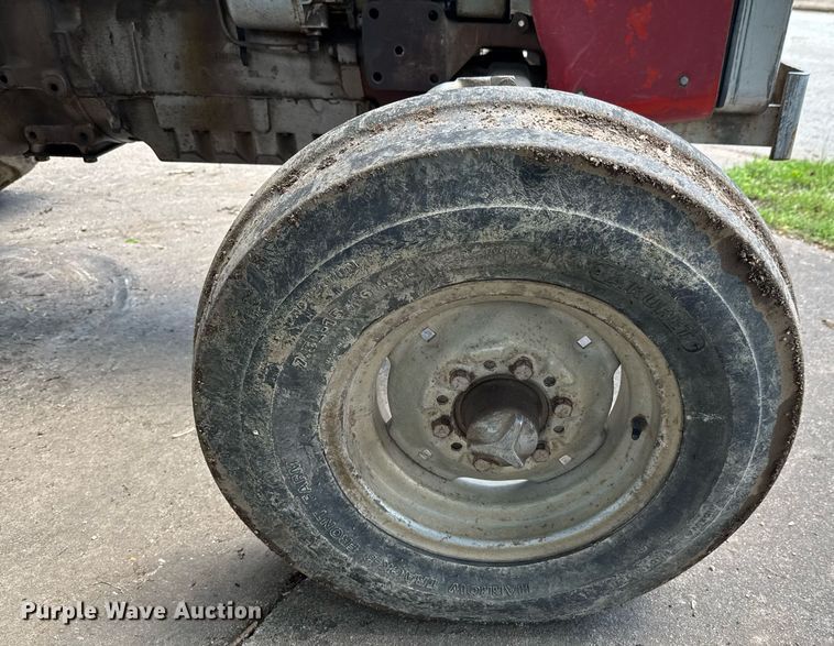 image for item DU9059 1975 Massey Ferguson 265 tractor