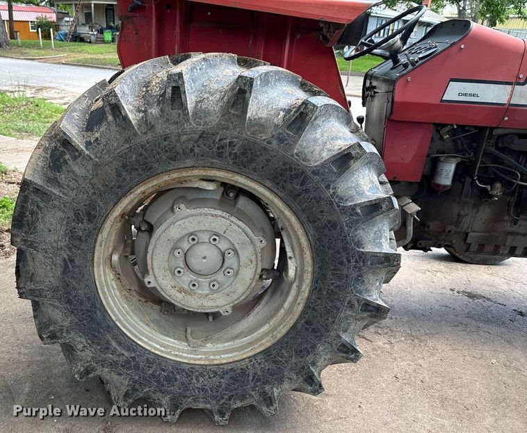 image for item DU9059 1975 Massey Ferguson 265 tractor