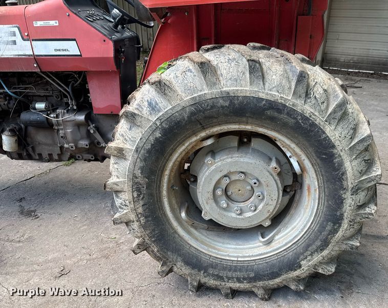 image for item DU9059 1975 Massey Ferguson 265 tractor