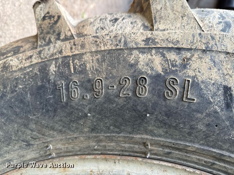 image for item DU9059 1975 Massey Ferguson 265 tractor