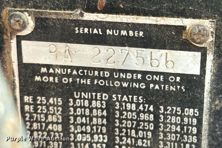 image for item DU9059 1975 Massey Ferguson 265 tractor