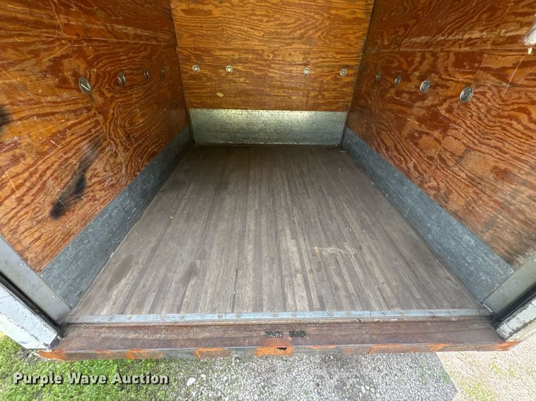 image for item DU9063 1997 Dailey Body box bed