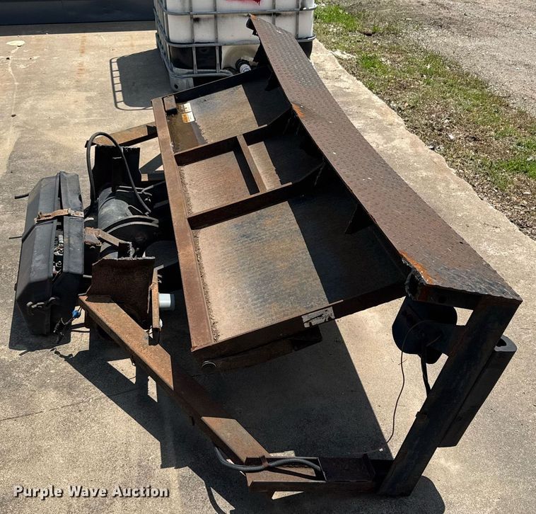 image for item DU9065 Waltco end gate lift