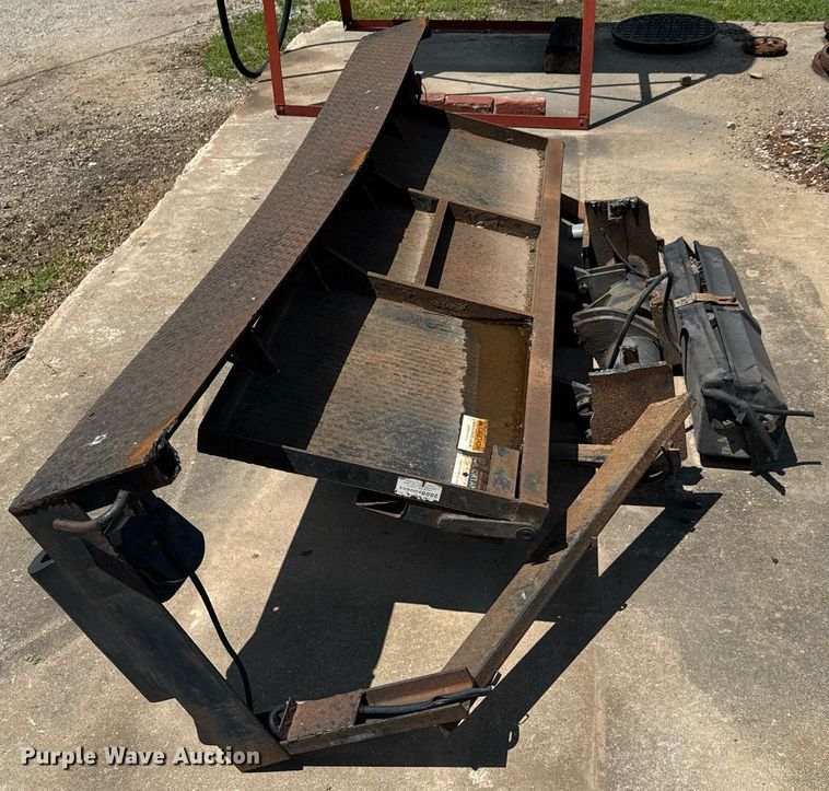 image for item DU9065 Waltco end gate lift