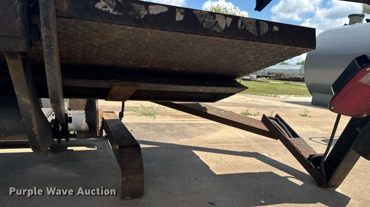 image for item DU9065 Waltco end gate lift