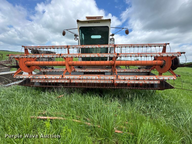 image for item DU9515 Allis-Chalmers Gleaner combine