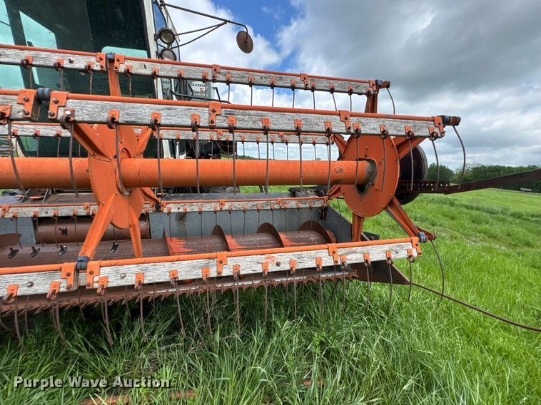 image for item DU9515 Allis-Chalmers Gleaner combine