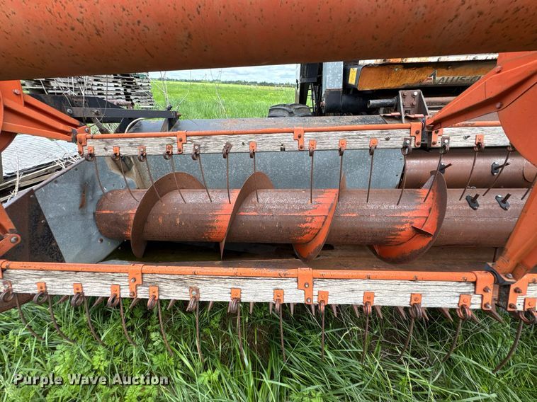 image for item DU9515 Allis-Chalmers Gleaner combine