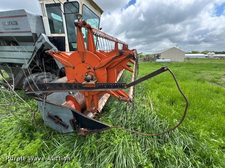 image for item DU9515 Allis-Chalmers Gleaner combine