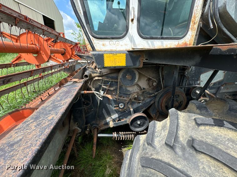 image for item DU9515 Allis-Chalmers Gleaner combine