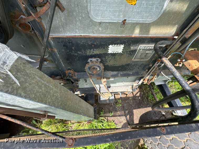 image for item DU9515 Allis-Chalmers Gleaner combine