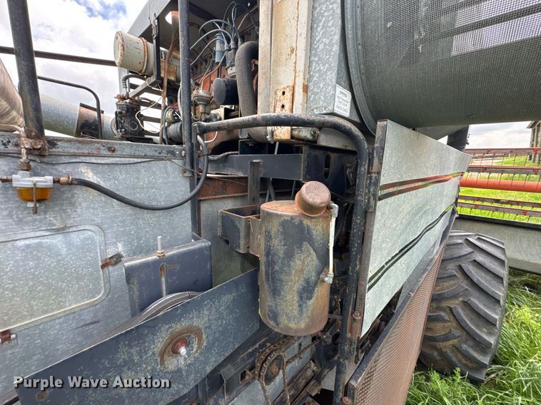 image for item DU9515 Allis-Chalmers Gleaner combine