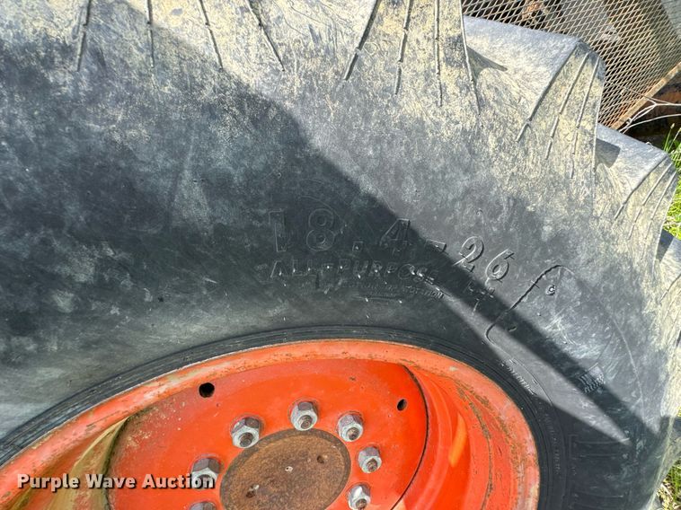 image for item DU9515 Allis-Chalmers Gleaner combine