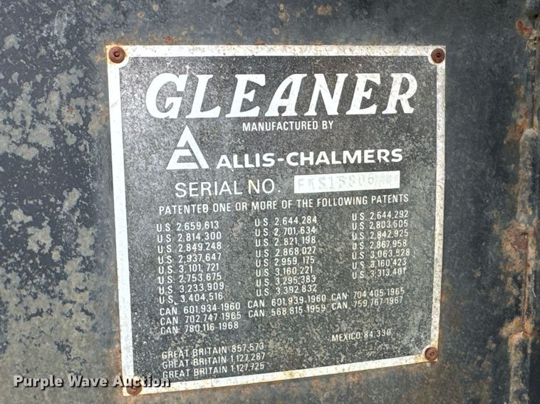 image for item DU9515 Allis-Chalmers Gleaner combine