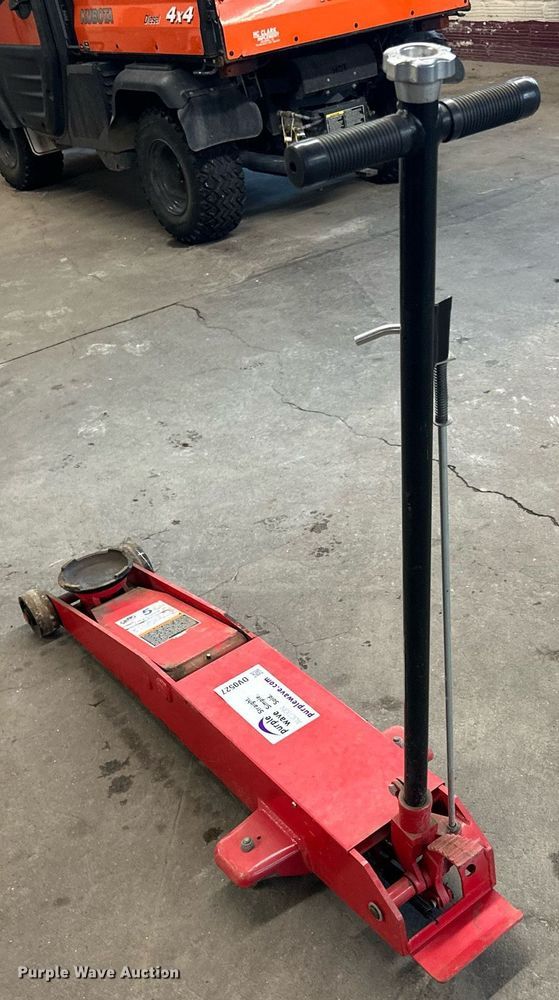 image for item DV0527 Atd floor jack