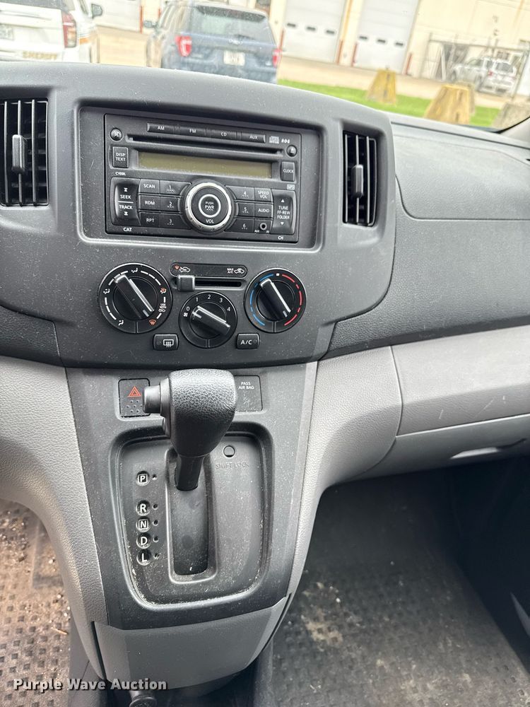 image for item DV2581 2015 Chevrolet City Express LS van