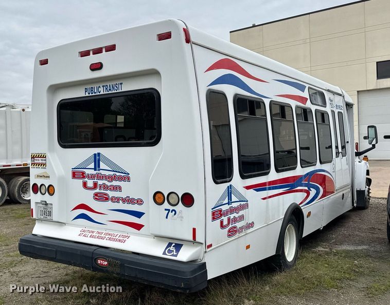 image for item DV2583 2009 Chevrolet C5500 Supreme shuttle bus