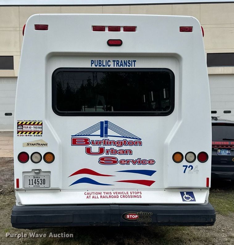 image for item DV2583 2009 Chevrolet C5500 Supreme shuttle bus