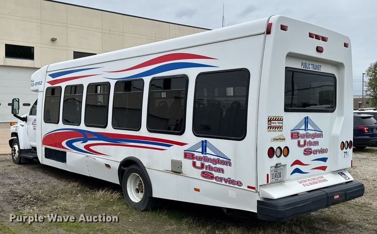 image for item DV2583 2009 Chevrolet C5500 Supreme shuttle bus