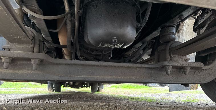 image for item DV2583 2009 Chevrolet C5500 Supreme shuttle bus