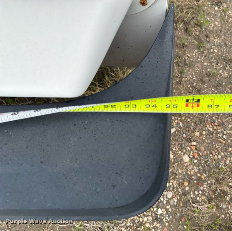 image for item DV2583 2009 Chevrolet C5500 Supreme shuttle bus