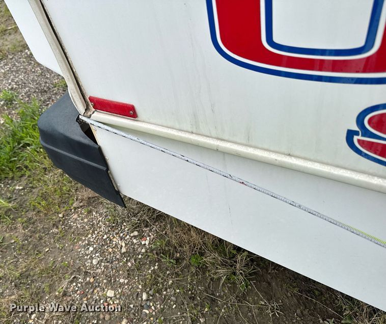 image for item DV2583 2009 Chevrolet C5500 Supreme shuttle bus