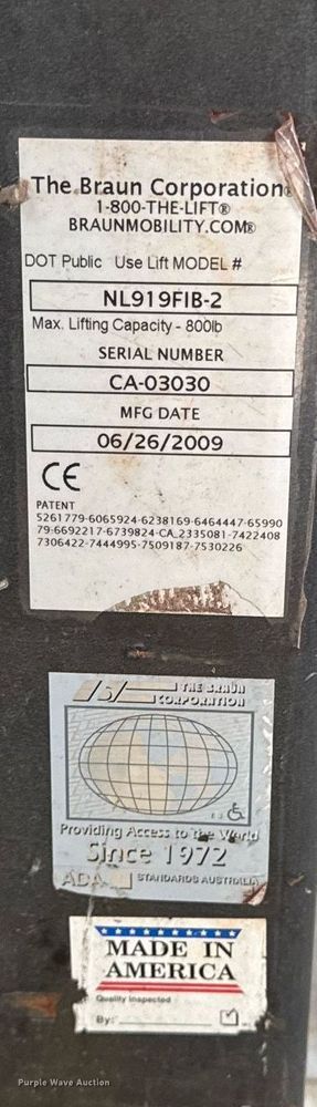 image for item DV2583 2009 Chevrolet C5500 Supreme shuttle bus