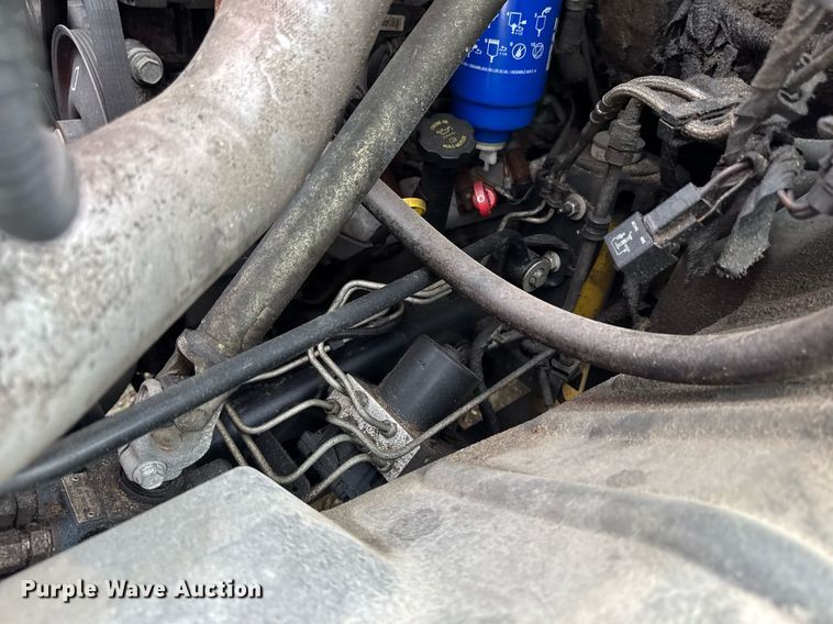 image for item DV2583 2009 Chevrolet C5500 Supreme shuttle bus