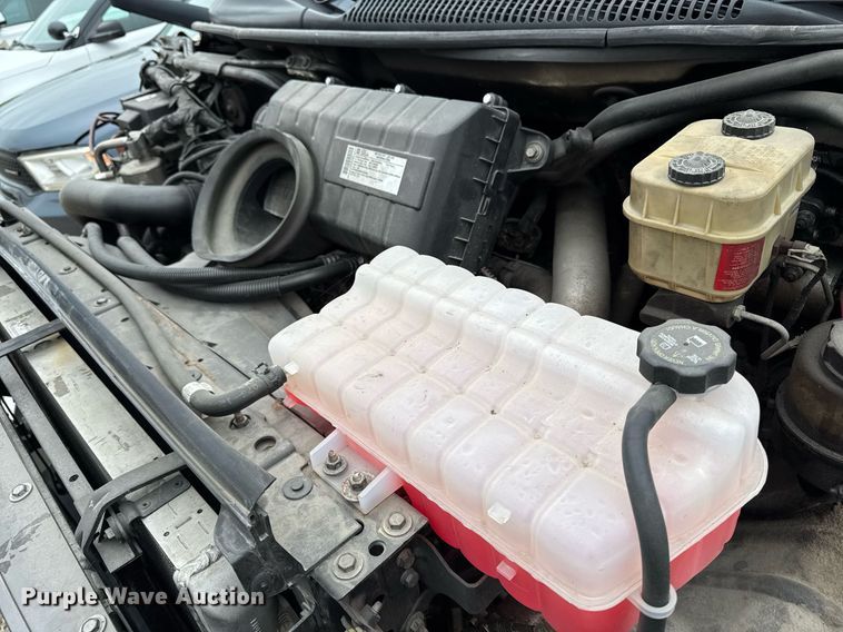 image for item DV2583 2009 Chevrolet C5500 Supreme shuttle bus