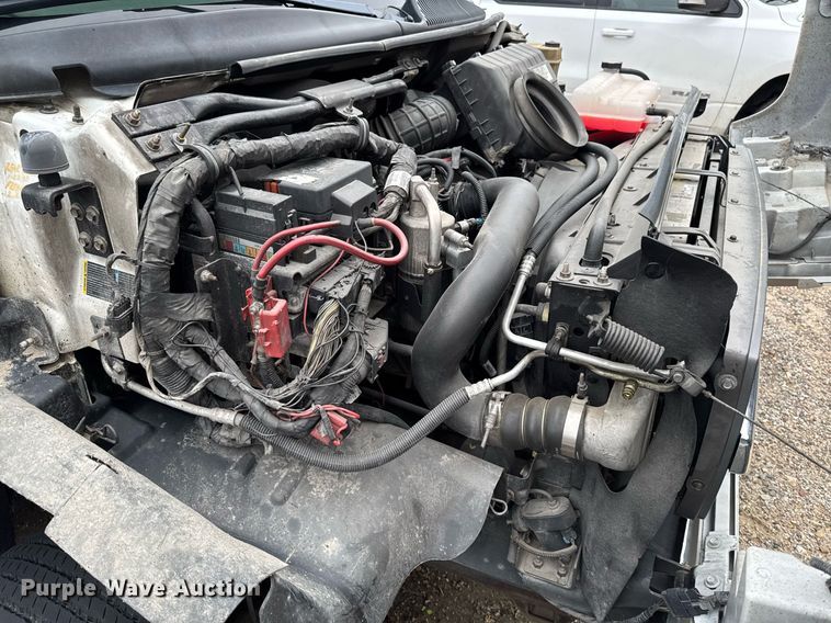 image for item DV2583 2009 Chevrolet C5500 Supreme shuttle bus