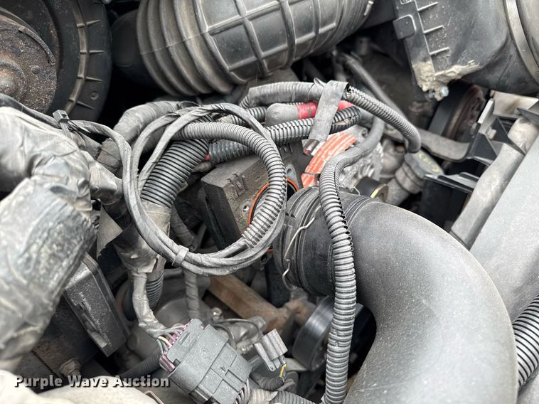 image for item DV2583 2009 Chevrolet C5500 Supreme shuttle bus