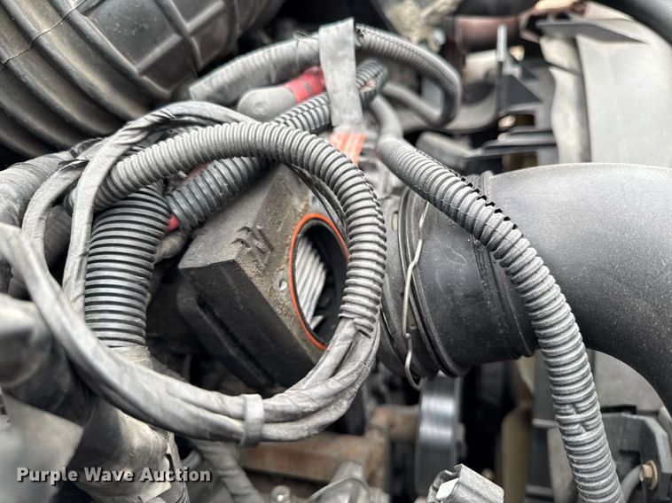 image for item DV2583 2009 Chevrolet C5500 Supreme shuttle bus