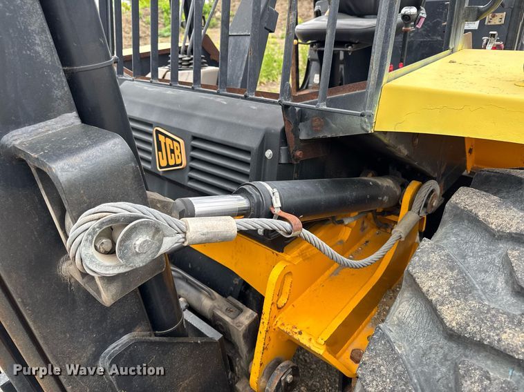 image for item DV2584 2011 JCB 940 forklift