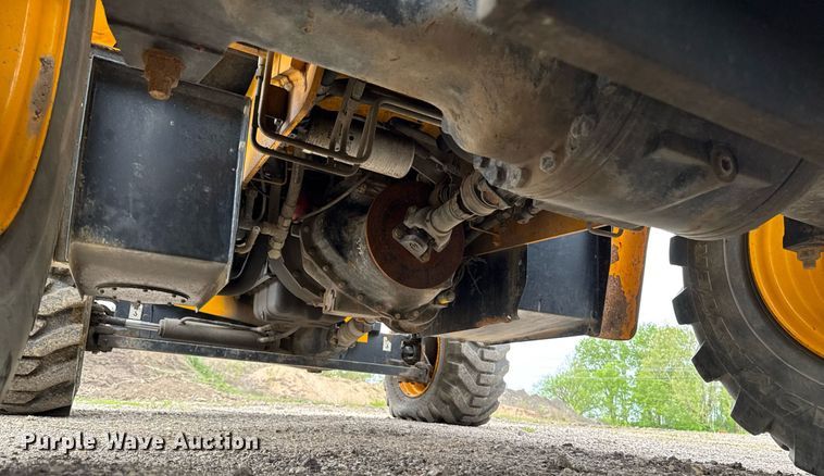 image for item DV2584 2011 JCB 940 forklift