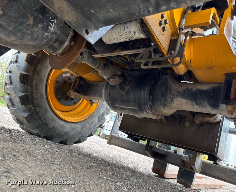 image for item DV2584 2011 JCB 940 forklift